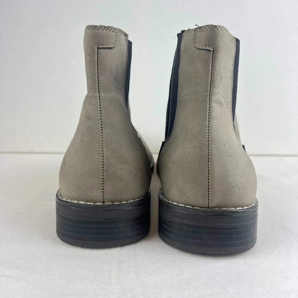 GUC Madden Chelsea Ankle Boots Elastic Gores Slip On Grey Faux Suede Mens Sz 9.5